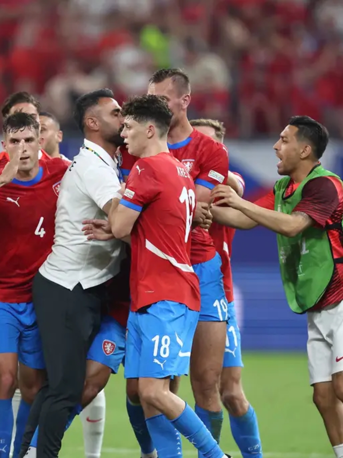 瑞士队憾负葡萄牙，捷克队击败瑞典晋级